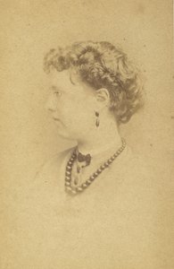 フローレンス・アン・クラクストン、1860年代。 作： John and Charles Watkins