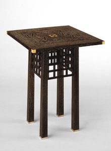 テーブル、1904（白のフィラー、ツゲの木の象眼細工および銀メッキされた台紙が付いているエボナイズドオーク）