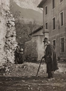 アルバム「Meine weltkriegs - Erinnerungen South-West Front (Carinthia, Italien, South Tyrol) (私の世界の戦争-南西戦線の思い出（カリンシア、イタリア、トレンティーノ・アルト・アディジェ）1915/03/1931-12/11/1918 - Josef Zohles Wien ": 田舎道の老人像( 作： Josef Zohles