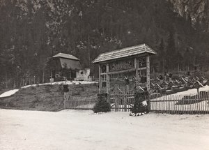 アルバム "Meine weltkriegs - Erinnerungen South-West Front (Carinthia, Italien, South Tyrol) (私の世界大戦-南西戦線の記憶（カリンシア、イタリア、トレンティーノ・アルト・アディジェ）1915/03/1931-12/11/1918 - Josef Zohles Wien ": Seisseの軍事墓地 作： Josef Zohles