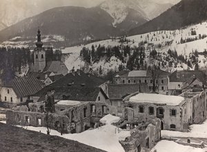 アルバム "Meine weltkriegs - Erinnerungen South-West Front (Carinthia, Italien, South Tyrol) (私の世界大戦-南西戦線の記憶（カリンシア、イタリア、トレンティーノ・アルト・アディジェ）1915年03月31日-1918年11月19日 - Josef Zohles Wien ": タルヴィジオの瓦礫（モノクロ写真 作： Josef Zohles