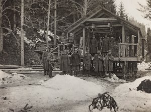 アルバム「Meine weltkriegs - Erinnerungen South-West Front (Carinthia, Italien, South Tyrol) (私の世界大戦-南西戦線の記憶（カリンシア、イタリア、トレンティーノ・アルト・アディジェ）1915年3月31日-1918年11月19日 - Josef Zohles Wien ": カーブの前の兵士たち。 作： Josef Zohles