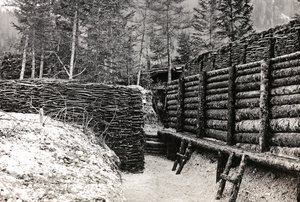 アルバム "Meine weltkriegs - Erinnerungen South-West Front (Carinthia, Italien, South Tyrol) (私の世界大戦-南西戦線の記憶（カリンシア、イタリア、トレンティーノ・アルト・アディジェ）1915/03/1931-12/11/1918 - Josef Zohles Wien ": Barriere aus Holzscheite in