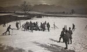 アルバム "Meine weltkriegs - Erinnerungen South-West Front (Carinthia, Italien, South Tyrol) (私の世界大戦-南西戦線の思い出（カリンシア、イタリア、トレンティーノ・アルト・アディジェ）1915年3月31日-1918年11月19日 - Josef Zohles Wien ": スキーを履いた兵士たち（モノクロ写真 作： Josef Zohles