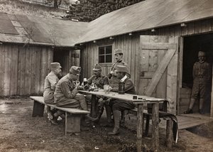 アルバム「Meine weltkriegs - Erinnerungen South-West Front (Carinthia, Italien, South Tyrol) (私の世界大戦-南西戦線の記憶（カリンシア、イタリア、トレンティーノ・アルト・アディジェ）1915/03/1915-12/11/1918 - Josef Zohles Wien ": 休憩中の兵士たち（b/）。 作： Josef Zohles