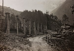 アルバム "Meine weltkriegs - Erinnerungen South-West Front (Carinthia, Italien, South Tyrol) (私の世界大戦-南西戦線の記憶（カリンシア、イタリア、トレンティーノ・アルト・アディジェ）1915/03/1931-12/11/1918 - Josef Zohles Wien ": 瓦礫（モノクロ写真