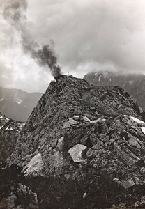 アルバム "Meine weltkriegs - Erinnerungen South-West Front (Carinthia, Italien, South Tyrol) (私の世界の戦争-南西戦線の思い出（カリンシア、イタリア、トレンティーノ・アルト・アディジェ）1915/03/1931-12/11/1918 - Josef Zohles Wien ": 戦地（モノクロ写真）。 作： Josef Zohles