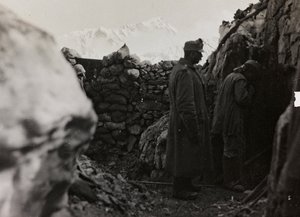 アルバム「Meine weltkriegs - Erinnerungen South-West Front (Carinthia, Italien, South Tyrol) (私の世界の戦争-南西戦線の思い出（カリンシア、イタリア、トレンティーノ・アルト・アディジェ）1915/03/1915-12/11/1918 - Josef Zohles Wien ": 塹壕の中の兵士（b