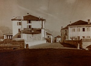 アルバム "Meine weltkriegs - Erinnerungen South-West Front (Carinthia, Italien, South Tyrol) (私の世界大戦-南西戦線の記憶（カリンシア、イタリア、トレンティーノ・アルト・アディジェ）1915/03/1931-12/11/1918 - Josef Zohles Wien ": キウサフォルテの眺め（白黒写真 作： Josef Zohles
