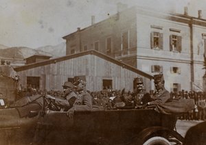 アルバム「Meine weltkriegs - Erinnerungen South-West Front (Carinthia, Italien, South Tyrol) (私の世界大戦-南西戦線の思い出（カリンシア、イタリア、トレンティーノ・アルト・アディジェ）1915/03/1931-12/11/1918 - Josef Zohles Wien ": Kaiser Karl in Trento (b/w) 作： Josef Zohles