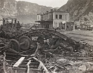 アルバム「Meine weltkriegs - Erinnerungen South-West Front (Carinthia, Italien, South Tyrol) (私の世界大戦-南西戦線の記憶（カリンシア、イタリア、トレンティーノ・アルト・アディジェ）1915/03/1915-12/11/1918 - Josef Zohles Wien ": 瓦礫や廃材のある 作： Josef Zohles