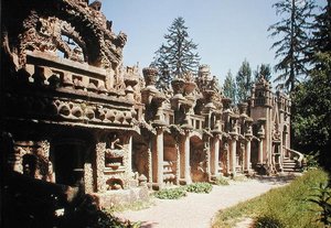 1879〜1912年に建てられた理想的な宮殿 作： Joseph Ferdinand Cheval