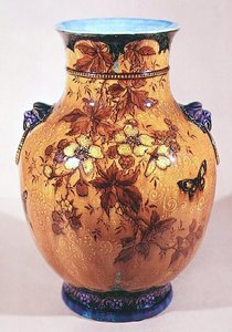 花瓶、1870～80年頃（土器 作： Joseph Theodore Deck