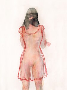 赤いシースルーのドレスを着た女性