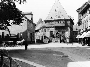 町の広場にある古いホテル、ゴスラー、1910年頃