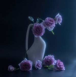  作： 