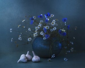  作： 