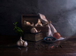  作： 