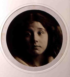 子供の頭」1866年頃（モノクロ写真） 作： Julia Margaret Cameron