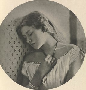 16歳のエレン・テリー 作： Julia Margaret Cameron