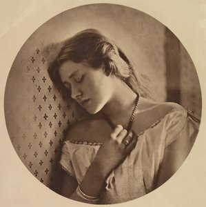 エレン・テリー、16歳の時、1864年、1913年頃に印刷されたもの。 作： Julia Margaret Cameron