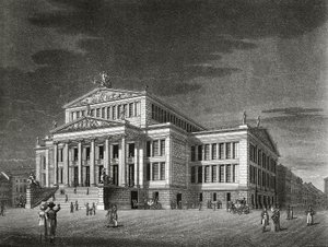 ドイツ、ベルリン、コンサートホール（Schauspielhaus）の眺め、カール・フリードリヒ・シンケルス（1781-1841）による彫刻 作： Karl Friedrich Schinkel