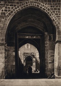 エルサレム、神殿の場所への入り口 (白黒写真) 作： Karl Grober