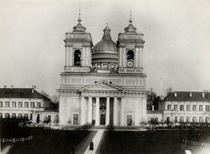 1910年代、サンクトペテルブルクの聖アレクサンドルネフスキー大修道院の三位一体大聖堂 作： Karl Karlovich Bulla