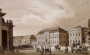 ウンターデンリンデン、ベルリン。 Neue Wacheから右にPrinzessinenpalais、左にKommandaturを備えたKronprinzenpalaisに向かっての眺め、