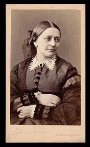 クララ・シューマン（1819-1896）の肖像、ヤーゲマン、カール・フォン（1819-1883）によるもの。アルブミン写真 作： Karl von Jagemann