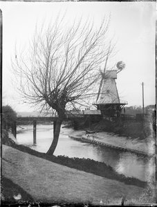 Rye Windmill, Ferry Road, Rye, Rother, East Sussex, 25/04/1905 (foto em preto e branco) 作： Katherine Jean Macfee