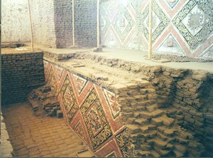 AD200-500年頃、モチェ人によって建造されたピラミッド内部（神殿群と思われる）（写真）（詳細は138729を参照 作： ケイティ・アッテンボロー