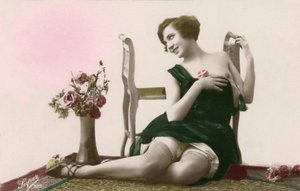 緑のドレスを着た女性、c。 1900年代初頭（ポストカード） 作： Alec Hunter