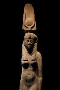 クレオパトラ：エジプト最後の女王の謎に迫る; 展示カタログ; 107ページ; クレオパトラ..., 2011年（写真） 作： Kenneth Garrett