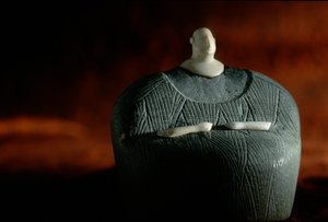 ステアタイトと白石の複合人体像；オクサス文明；トルクメニスタン...2004年（写真） 作： ケネス・ギャレット