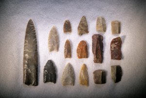 先住アメリカ人；クローヴィス・ポイント；ブラックウォーター・ドロー；ニューメキシコ州；クローヴィスのタイプ・サイト、2000年（写真） 作： Kenneth Garrett