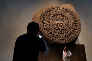 Greatest Aztecs, MM7677, NMAH, メキシコ・シティ, メキシコ, カレンダー・ストーン, アステカ, 国立博物館, 2008年（写真）
