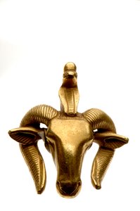 ニューヨーク・メトロポリタン美術館所蔵 ヌビア・ファラオの金羊像 第25王朝時代後期 M... 2007年 (写真) 作： Kenneth Garrett