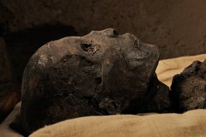 ツタンカーメン王のミイラ, mm7864; 第18王朝; 新王国時代; エジプト博物館; カイロ; エジプト..., 2005 (写真) 作： Kenneth Garrett