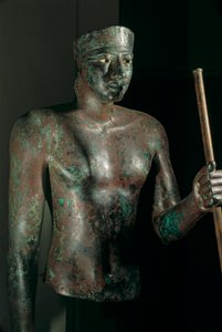 ペピ1世像、石灰岩と黒曜石の象眼を施した銅製、2002年、H...神殿より（写真）。 作： Kenneth Garrett