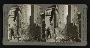 ウォール街に近いブロード・ストリートを上り、「カーブ・マーケット」を見下ろす。 作： Keystone View Company
