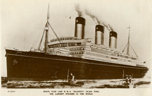 RMS「マジェスティック」、ホワイトスターラインの蒸気船、1920年代頃。