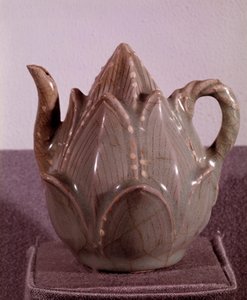 Art coreen: 蓮の花の形をしたversoir。薄さ10.2cm 高麗時代、12世紀後半韓国国立博物館
