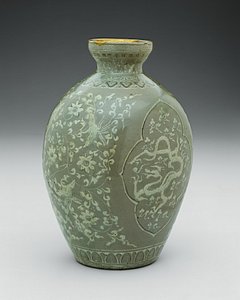 高麗王朝の龍と鳳凰の壺