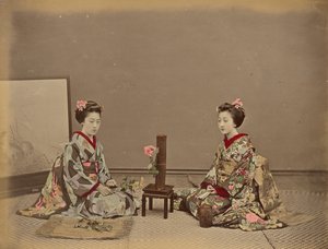 水に挿して活ける花 作： Kusakabe Kimbei