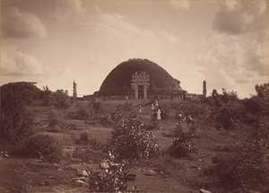 北からのサンチ・トープの全景 作： Lala Deen Dayal