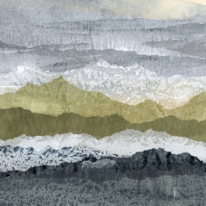 静寂に包まれた山々の地平線 作： Lara Eckerman