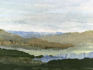 静謐な山々の層