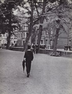 イートン、学校の間（モノクロ写真 作： Laszlo Moholy Nagy