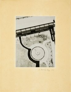 ラジオ塔、ベルリン、1928年。 作： Laszlo Moholy Nagy
